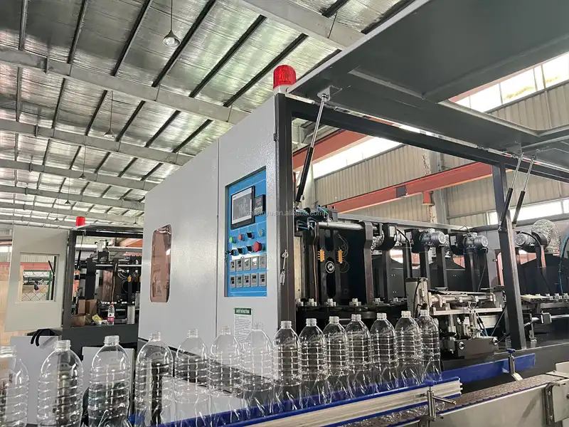 PET bottle blow molding machine