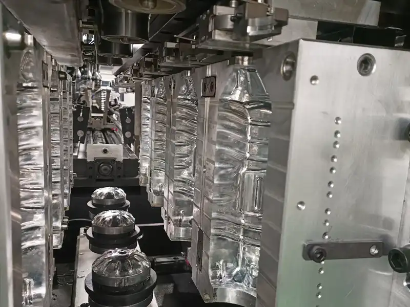 pet bottle blow molding machine